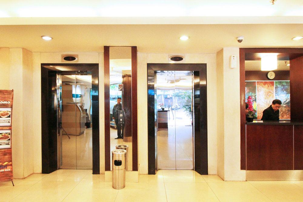Collection O 7 Hotel Melawai Dżakarta Zewnętrze zdjęcie